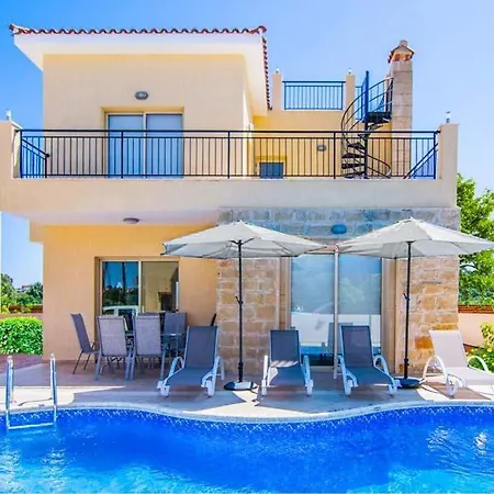 Βίλα In Sleeps 6 Includes Swimming Pool Air Con And Wifi 1 0