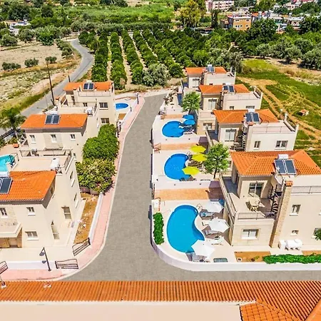 In Sleeps 6 Includes Swimming Pool Air Con And Wifi 1 0 Βίλα