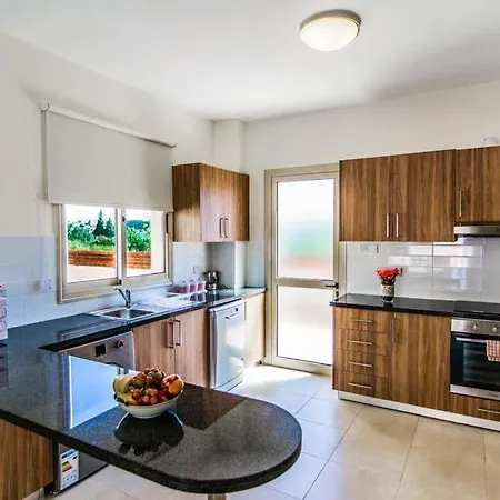 Βίλα In Sleeps 6 Includes Swimming Pool Air Con And Wifi 1 0